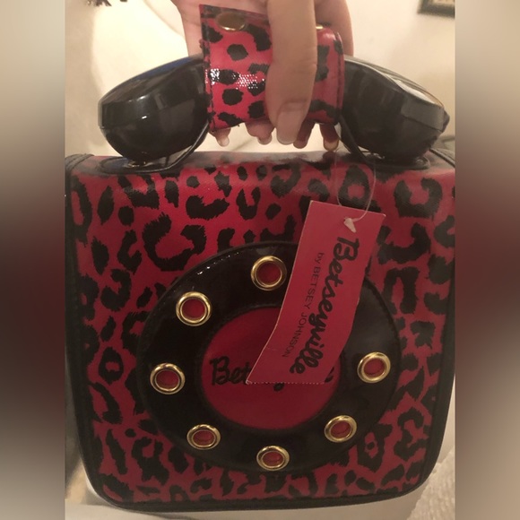 Betsey Johnson telephone purse - Picture 3 of 4